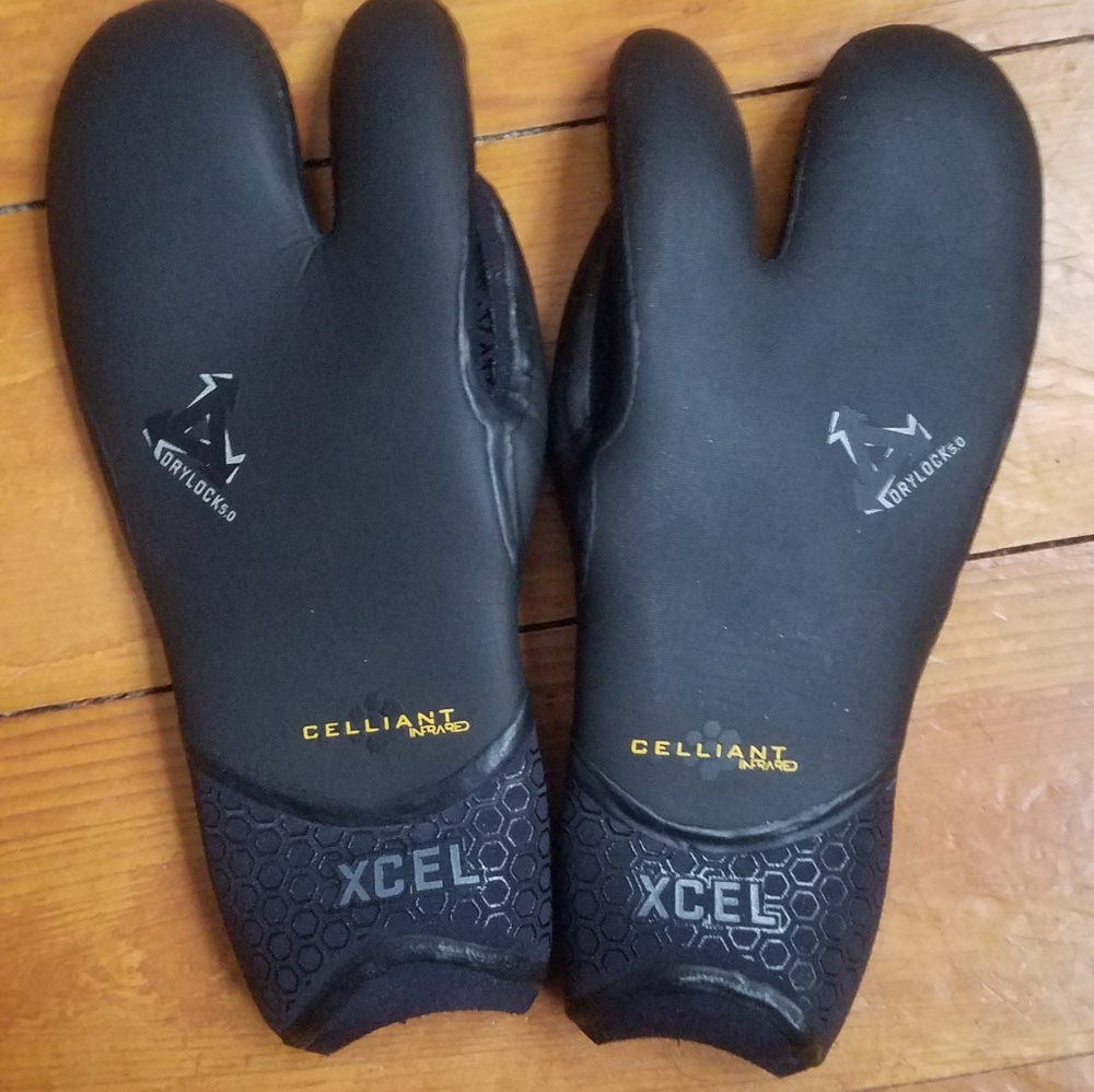 Xcel Neoprene Gloves- Medium